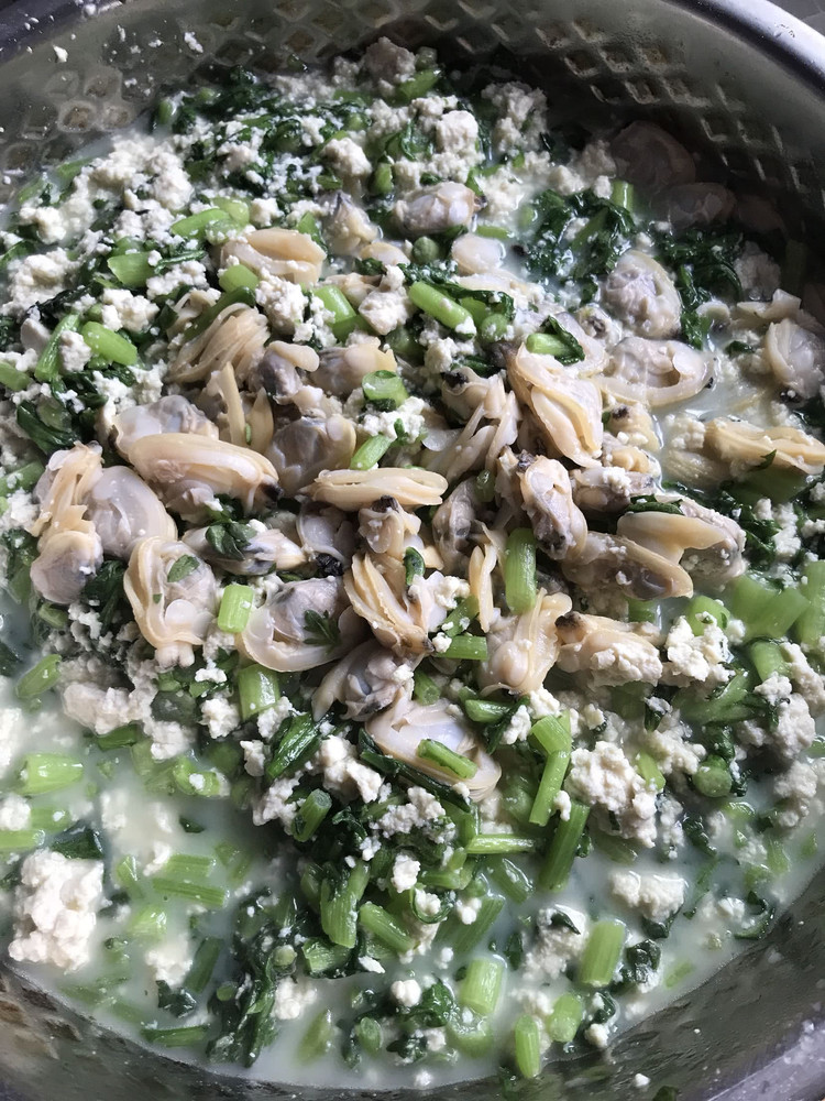 茼蒿蛤蜊小豆腐的做法