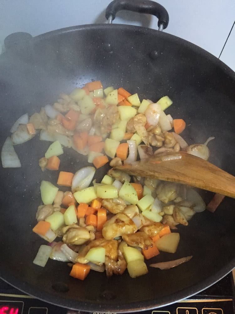 【一人食】咖喱鸡块盖饭的做法图解5