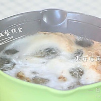 胡萝卜莲藕排骨汤  宝宝辅食，鲜甜营养好搭档的做法图解3