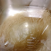 萝卜粉丝鸡蛋馅制作的做法图解1