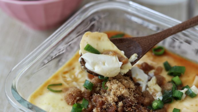 软滑的豆腐蒸蛋羹