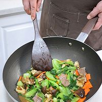 #在家做出五星级牛排#牛肉香菇小油菜的做法图解7