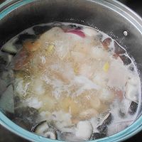 健脾袪湿--洋葱海鲜汤的做法图解5