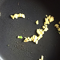 番茄紫菜蛋花汤的做法图解2