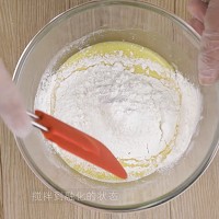 可可双色蛋糕卷的做法图解5