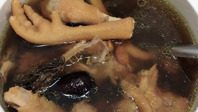 羊肚菌炖鸡