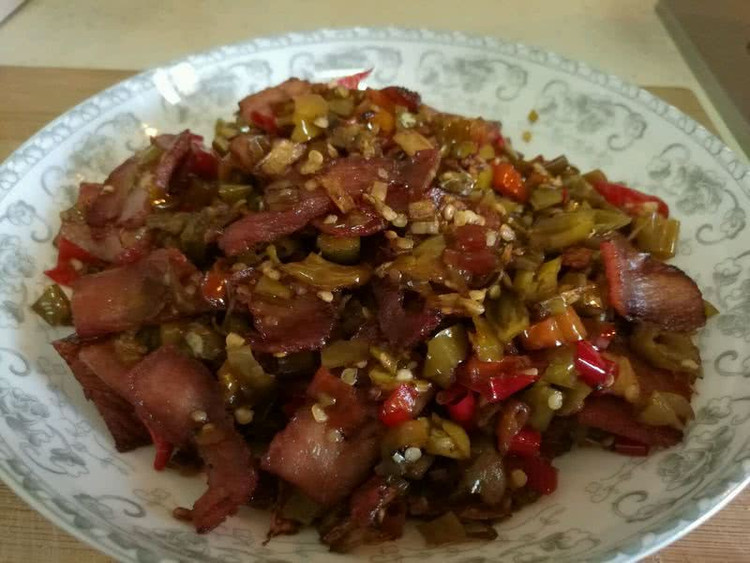 腌辣椒炒瘦肉条的做法