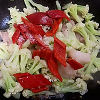 #纳福汇轻松喷出美味#鲜肉炒花菜的做法图解8