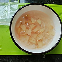 #皇后红玫瑰花式做法#奶香银耳苹果西米捞的做法图解6