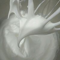 戚风蛋糕的做法图解2