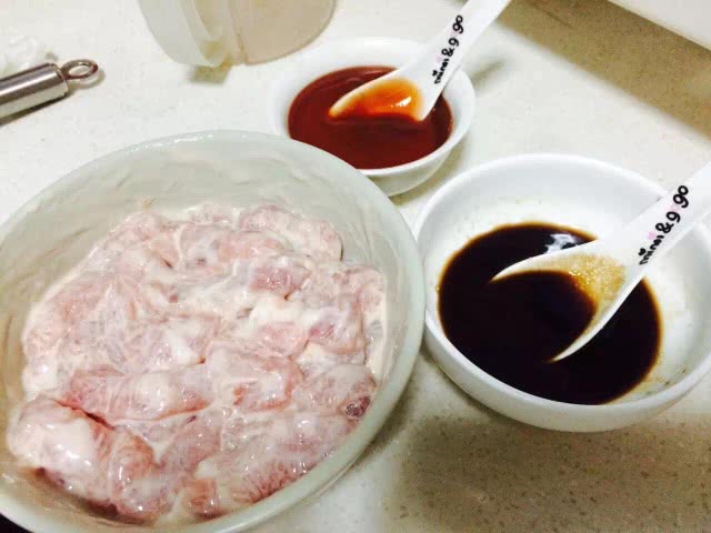 糖醋里脊的做法图解2