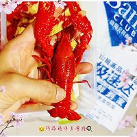 #与山姆开启夏日美食计划#山姆品质蒜蓉小龙虾的厚芝士披萨的做法图解3