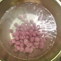 椰奶紫薯西米露的做法图解3