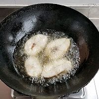 酱烧鲈鱼的做法图解9