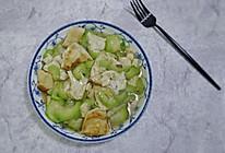 家常菜之丝瓜炒豆干的做法