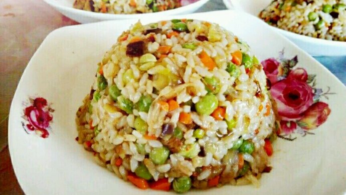 茄丁豌豆炒饭
