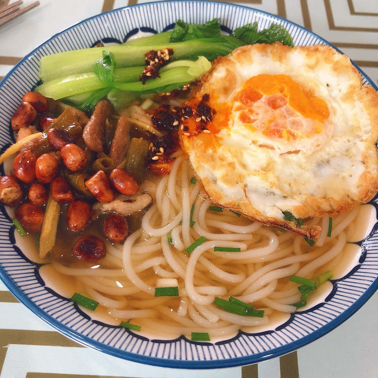 夏日开胃酸辣米粉的做法