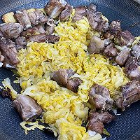 酸菜炖排骨的做法图解7