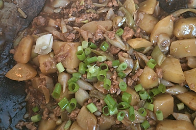 肉末豆角炖土豆