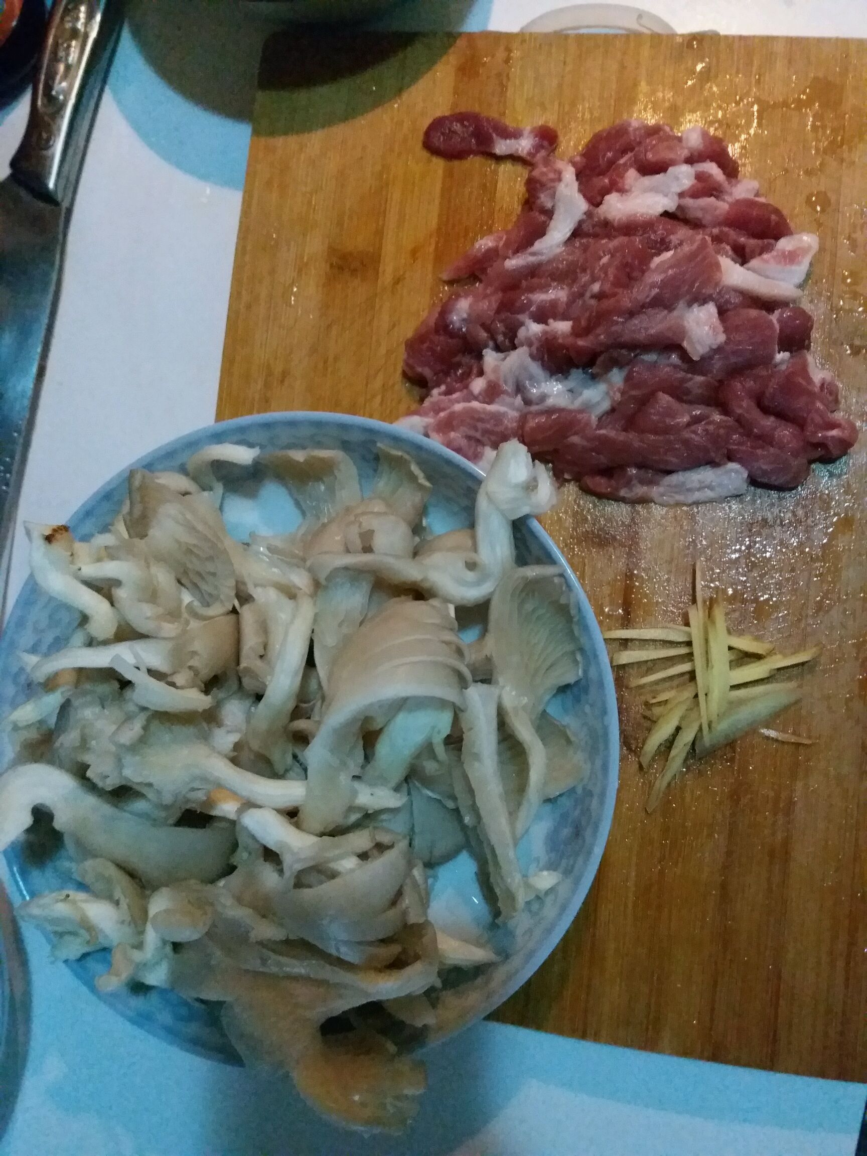 蘑菇汤的做法_【图解】蘑菇汤怎么做如何做好吃_蘑菇汤家常做法大全_天边的云朵 _豆果美食
