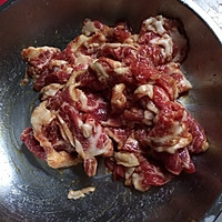 洋葱炒猪肉的做法图解1