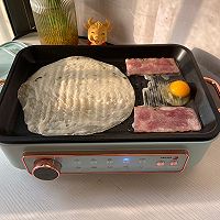家常美食｜培根鸡蛋手抓饼的做法图解2