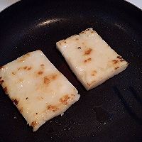 香煎墨鱼饼的做法图解2
