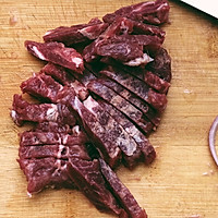 牛排炒面的做法图解2