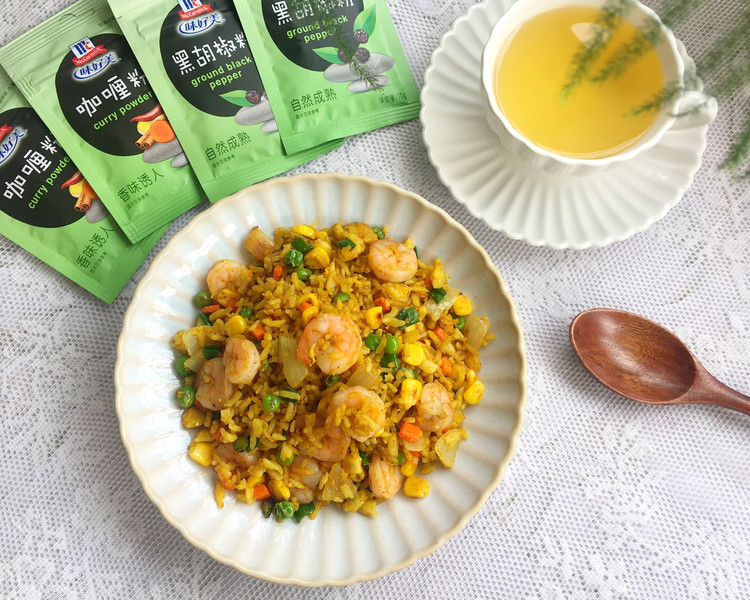 【虾仁鲜蔬咖喱炒饭】的做法