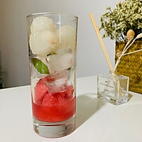 超简单的夏日饮品～西瓜荔枝气泡水～颜值巨高的做法图解7