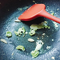 鸡蛋白玉菇的做法图解3