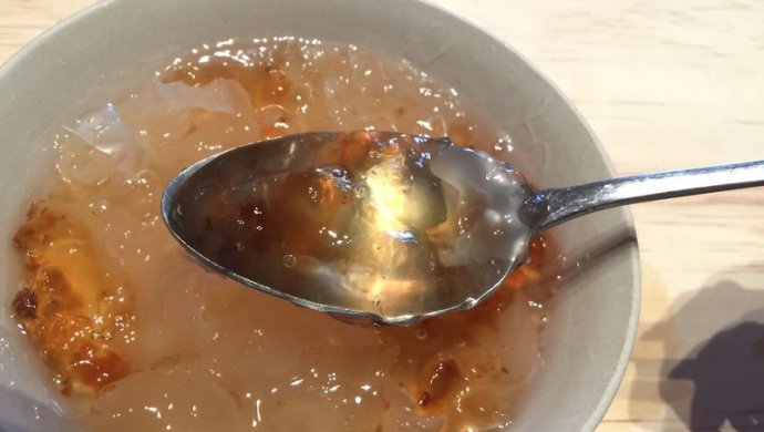 桃胶银耳