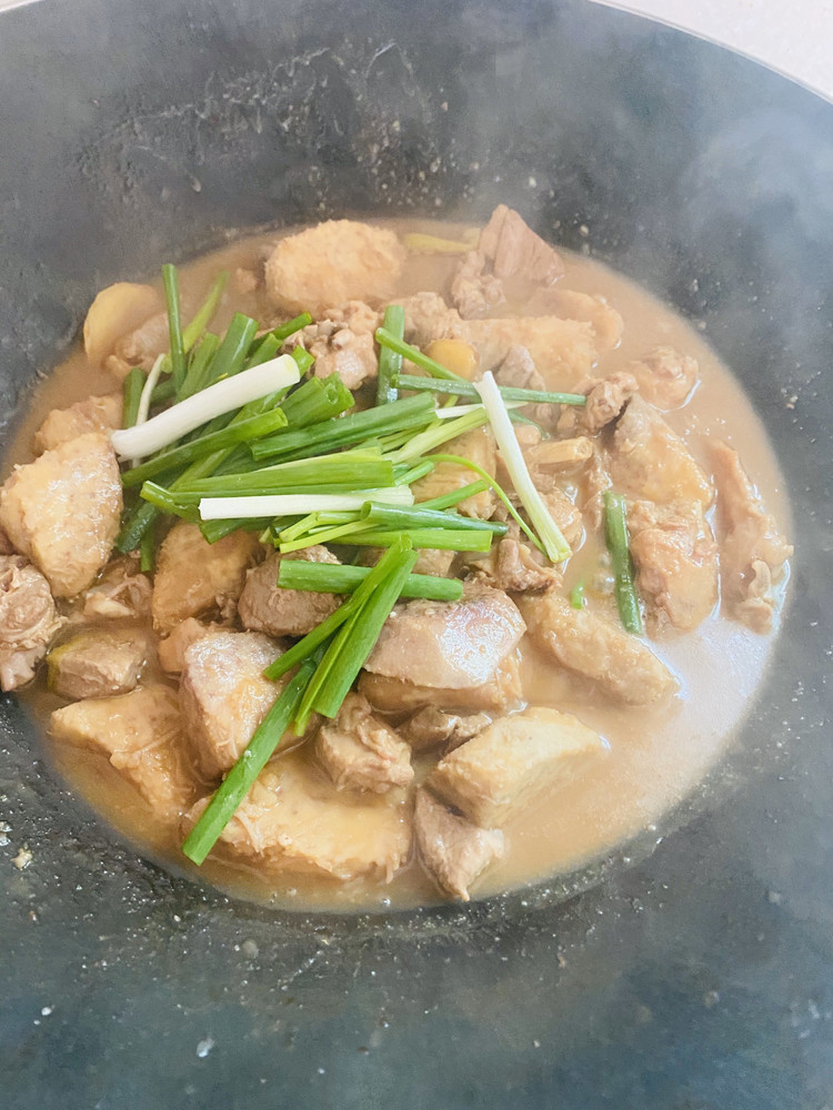 家常，芋头焖鸭的做法