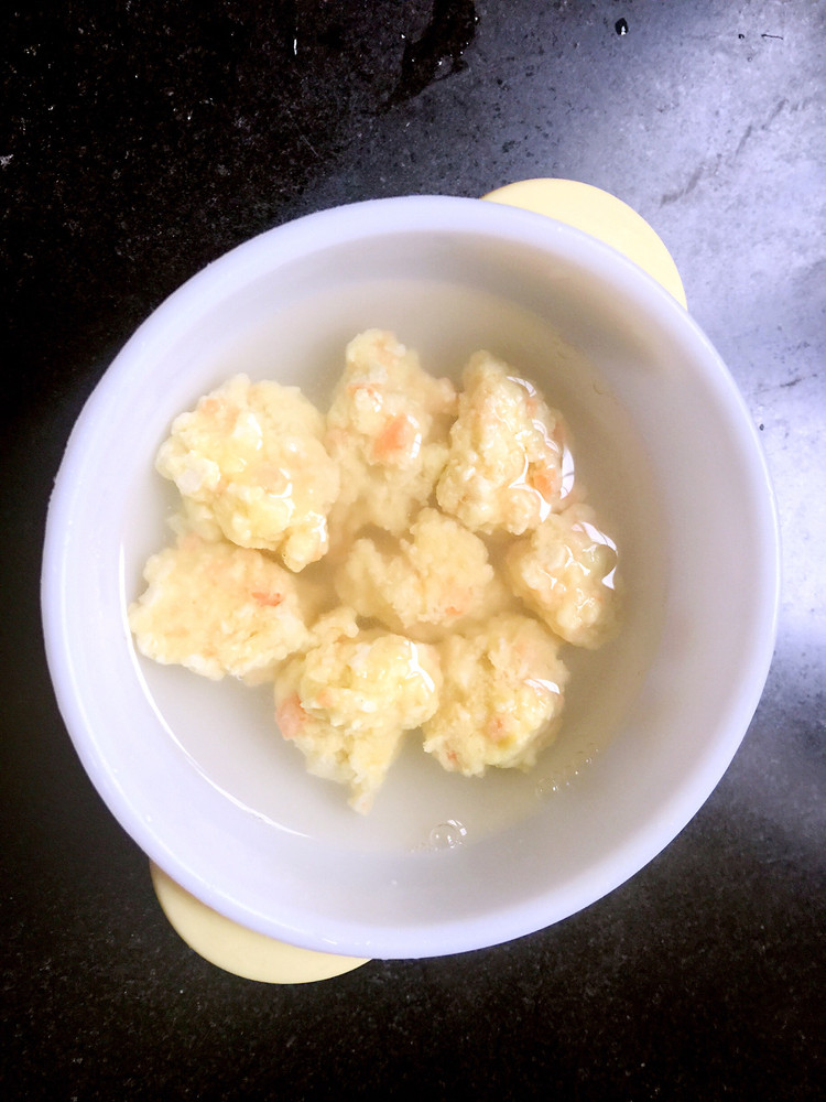 宝宝辅食鸡蛋豆腐丸子(十一个月宝宝)的做法