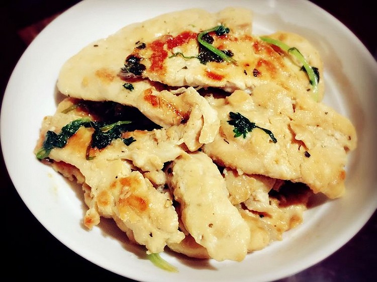 香煎鸡胸肉的做法