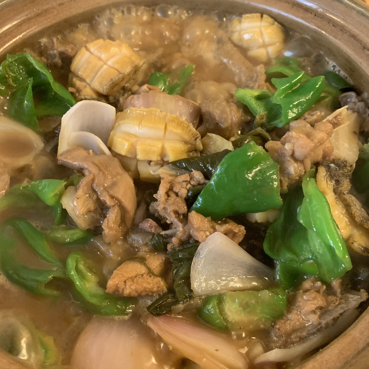 海鲜鲍鱼焖鸡煲的做法