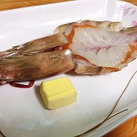 【八月家】芝士蒜蓉焗大虾的做法图解3