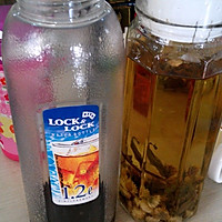 薄荷菊花酸梅汤——清凉爽喉醒神饮的做法图解2