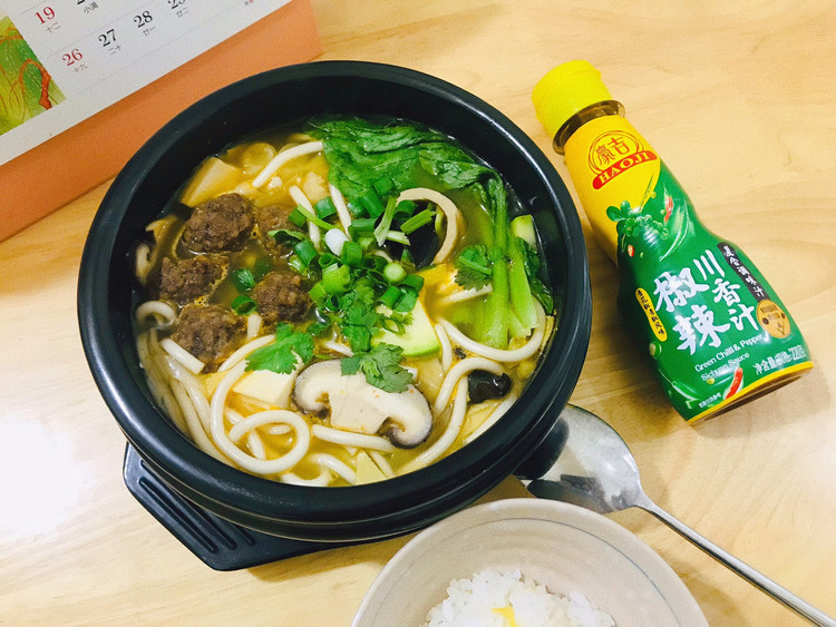 青花椒牛肉丸子砂锅，别具风味的做法
