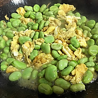 蚕豆炒鸡蛋的做法图解4