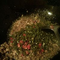 家常酸豇豆炒肉末的做法图解6