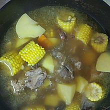 土豆玉米排骨汤