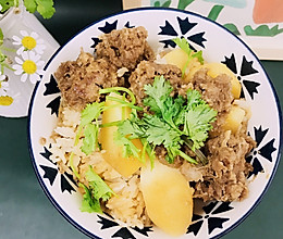 肉丸土豆焖饭（电饭锅版）的做法