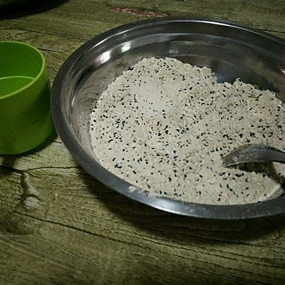黑芝麻炒面粉
