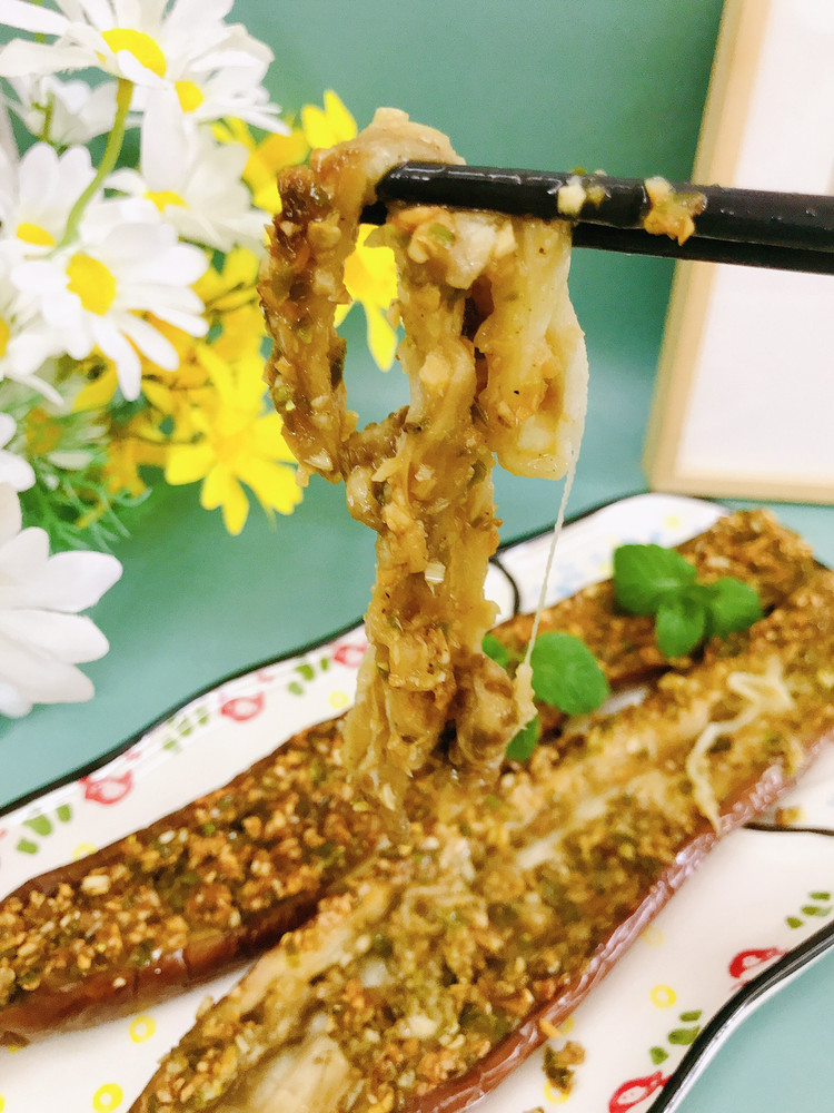 秒杀大排档的香辣烤茄子的做法