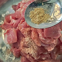 糖醋里脊的做法图解2