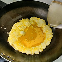 西葫芦炒鸡蛋的做法图解1