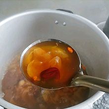 美颜润肺— 牛奶银耳汤