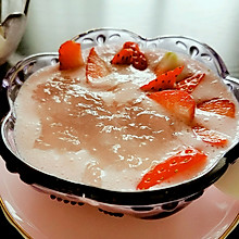 草莓奶泡燕窝