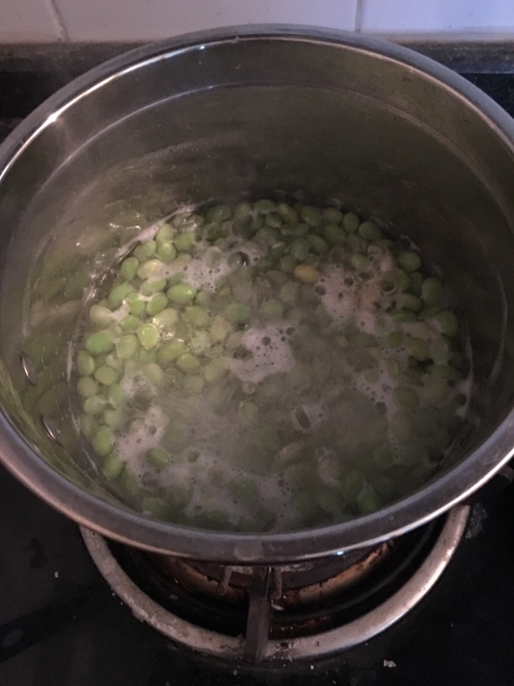 青豆焖饭的做法图解2